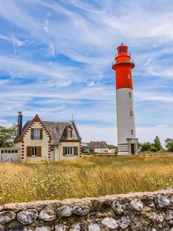 La phare de Cayeux, à visiter lors de vos vacances à la dernière minute, en baie de Somme