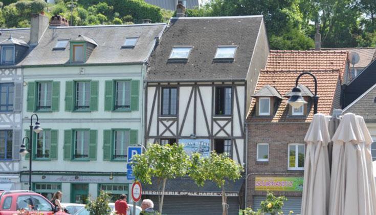 Façades de maisons typiques en France